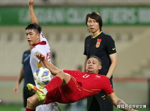 国足vs韩国直播解说视频，这场球，我边看边骂边笑